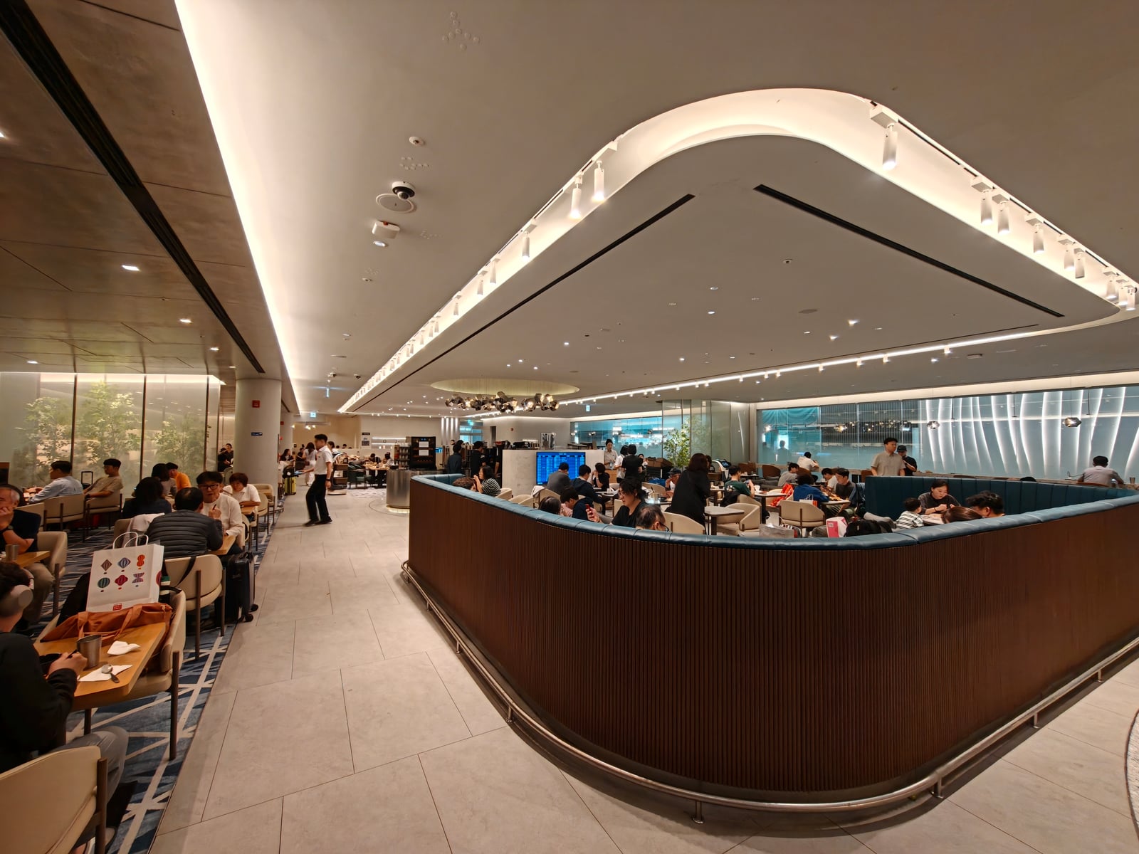 Matina Lounge in Incheon Terminal 2 — 3 of 8